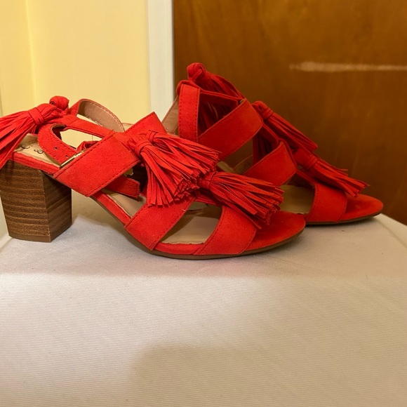 Pre-Owned Coral Color Size 6 Medium,Crown & Ivy Tassel Heel - Picture 9 of 9